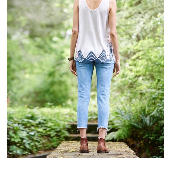 Pepin- Echo Cut Out Tank In White - Picture 2 of 3